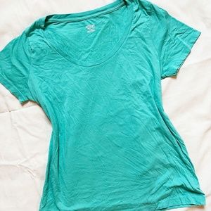 Women's Fitted Short Sleeve V-Neck T-Shirt